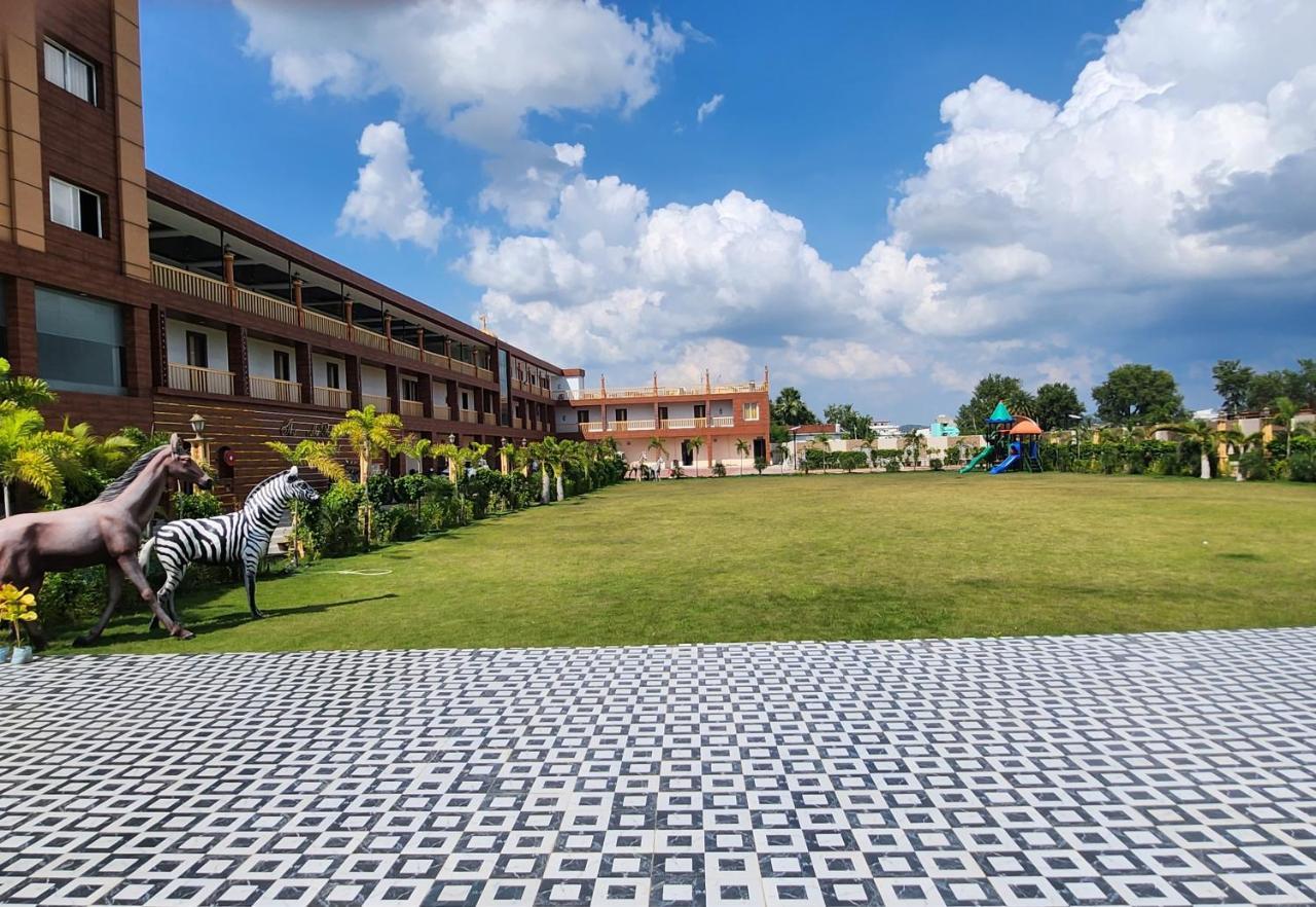 The Bodhi Palace Resort Buitenkant foto