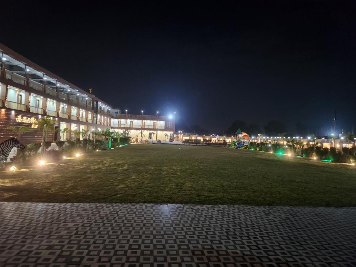 The Bodhi Palace Resort Buitenkant foto